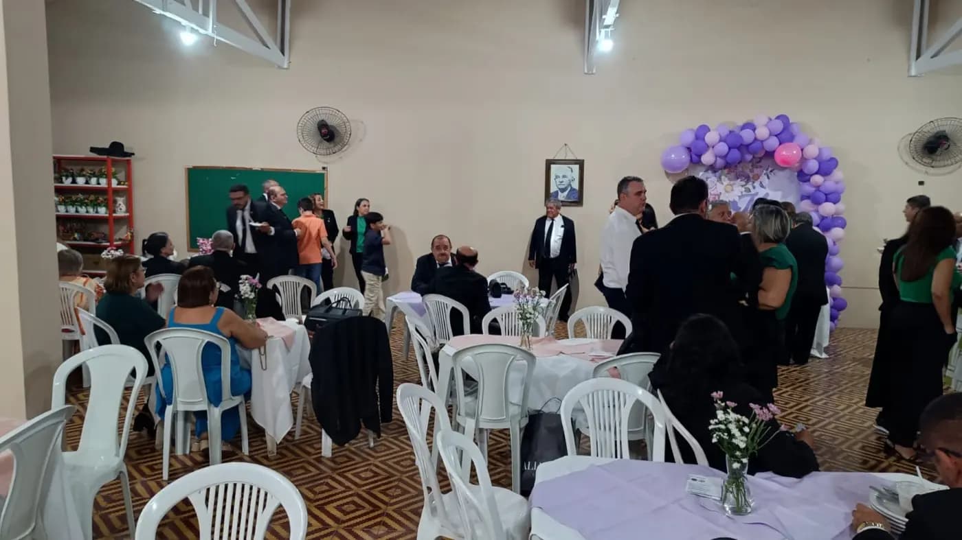 Registro fotográfico: SESSÃO CONJUNTA MAGNA PÚBLICA COMEMORATIVA AO DIA DAS MÃES, REALIZADA PELAS LOJAS MAÇÔNICAS EVOLUÇÃO SEGUNDA Nº 152, JOÃO CECÍLIO DA COSTA N° 2.116, DR. PEDRO GERMANO COSTA Nº 2.349, GENTIL MARINHO Nº 2070 E TRAMPOLIM DA VITÓRIA Nº 1606.