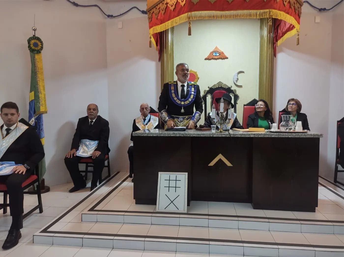 Registro fotográfico: PARTICIPAÇÃO DO GRÃO-MESTRE DO GOB-RN NA SESSÃO MAGNA PÚBLICA ALUSIVA AO DIA DAS MÃES REALIZADA PELA LOJA MAÇÔNICA 21 DE MARÇO N° 152, ORIENTE DE NATAL/RN.