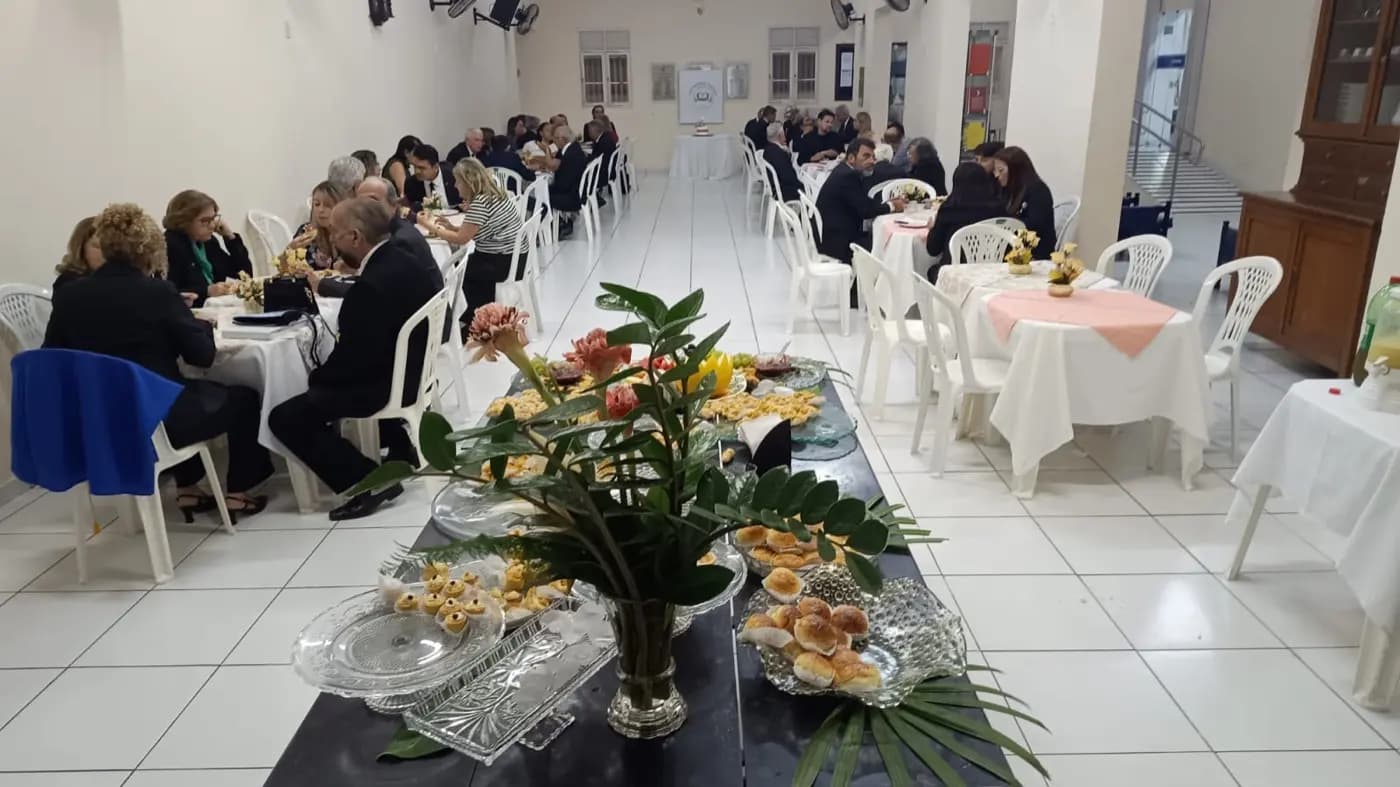 Registro fotográfico: PARTICIPAÇÃO DO GRÃO-MESTRE DO GOB-RN NA SESSÃO MAGNA PÚBLICA ALUSIVA AO DIA DAS MÃES REALIZADA PELA LOJA MAÇÔNICA 21 DE MARÇO N° 152, ORIENTE DE NATAL/RN.