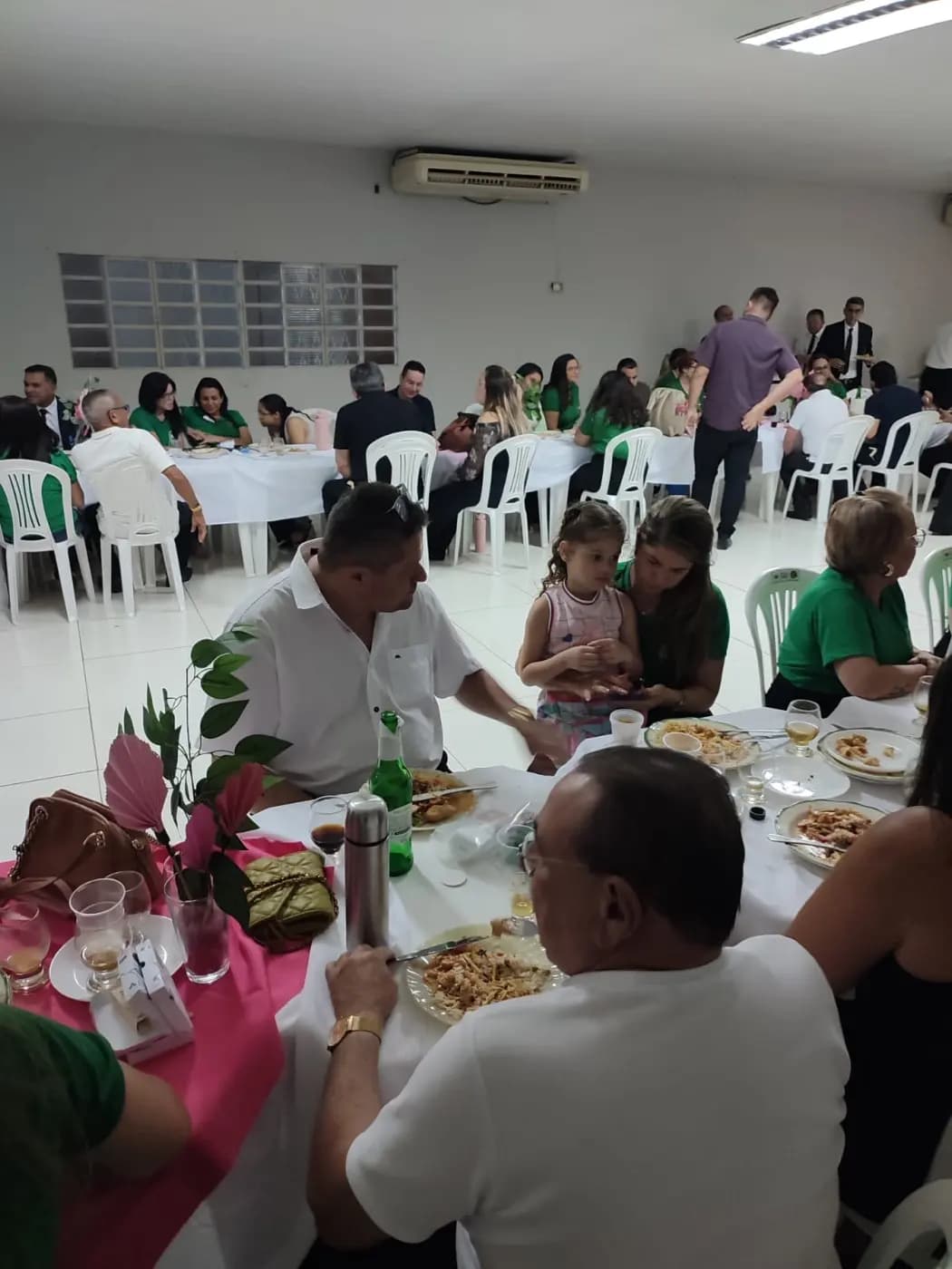 Registro fotográfico: SESSÃO CONJUNTA REALIZADA PELAS LOJAS MAÇÔNICAS SEBASTIAO VASCONCELOS DOS SANTOS 3.759 E JERÔNIMO ROSADO N° 1994, ORIENTE DE MOSSORÓ/RN.