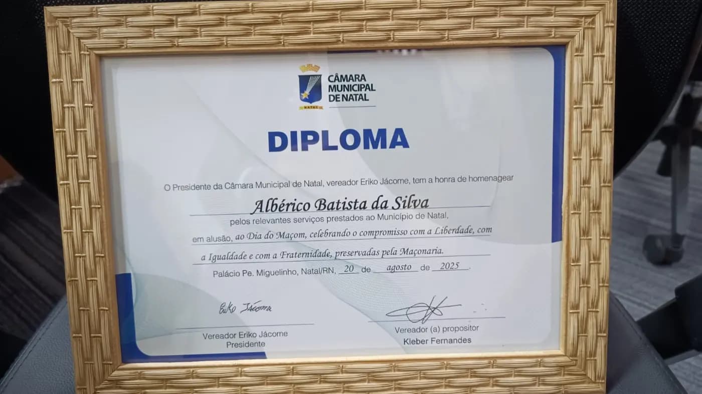 Registro fotográfico: SESSÃO SOLENE EM HOMENAGEM AO DIA DO MAÇOM 2025 – CÂMARA MUNICIPAL DE NATAL/RN.