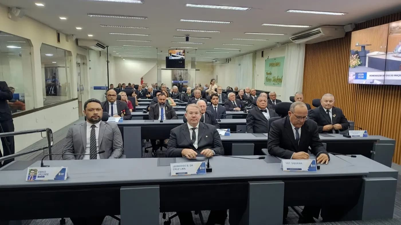 Registro fotográfico: SESSÃO SOLENE EM HOMENAGEM AO DIA DO MAÇOM 2025 – CÂMARA MUNICIPAL DE NATAL/RN.