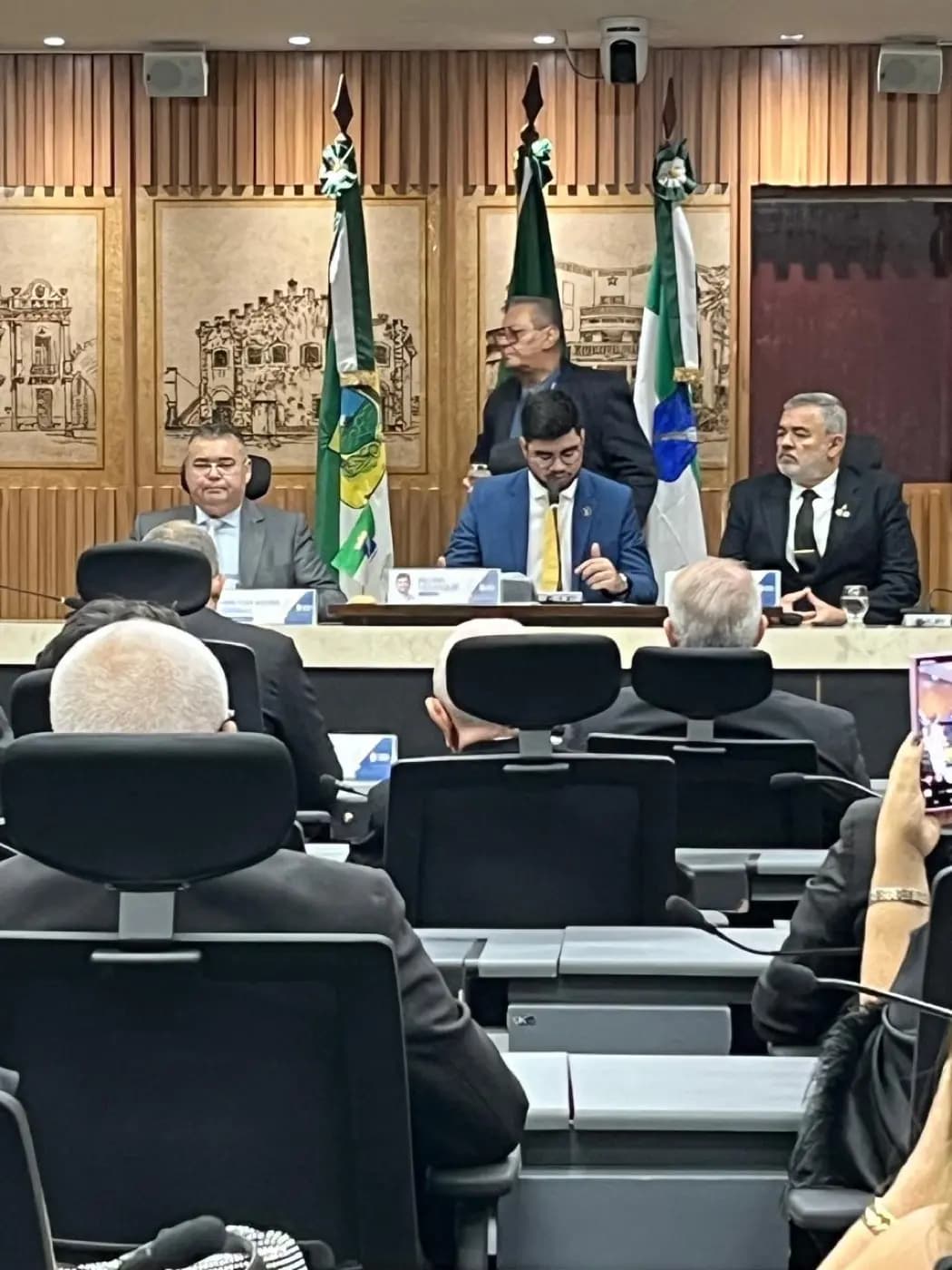 Registro fotográfico: SESSÃO SOLENE EM HOMENAGEM AO DIA DO MAÇOM 2025 – CÂMARA MUNICIPAL DE NATAL/RN.