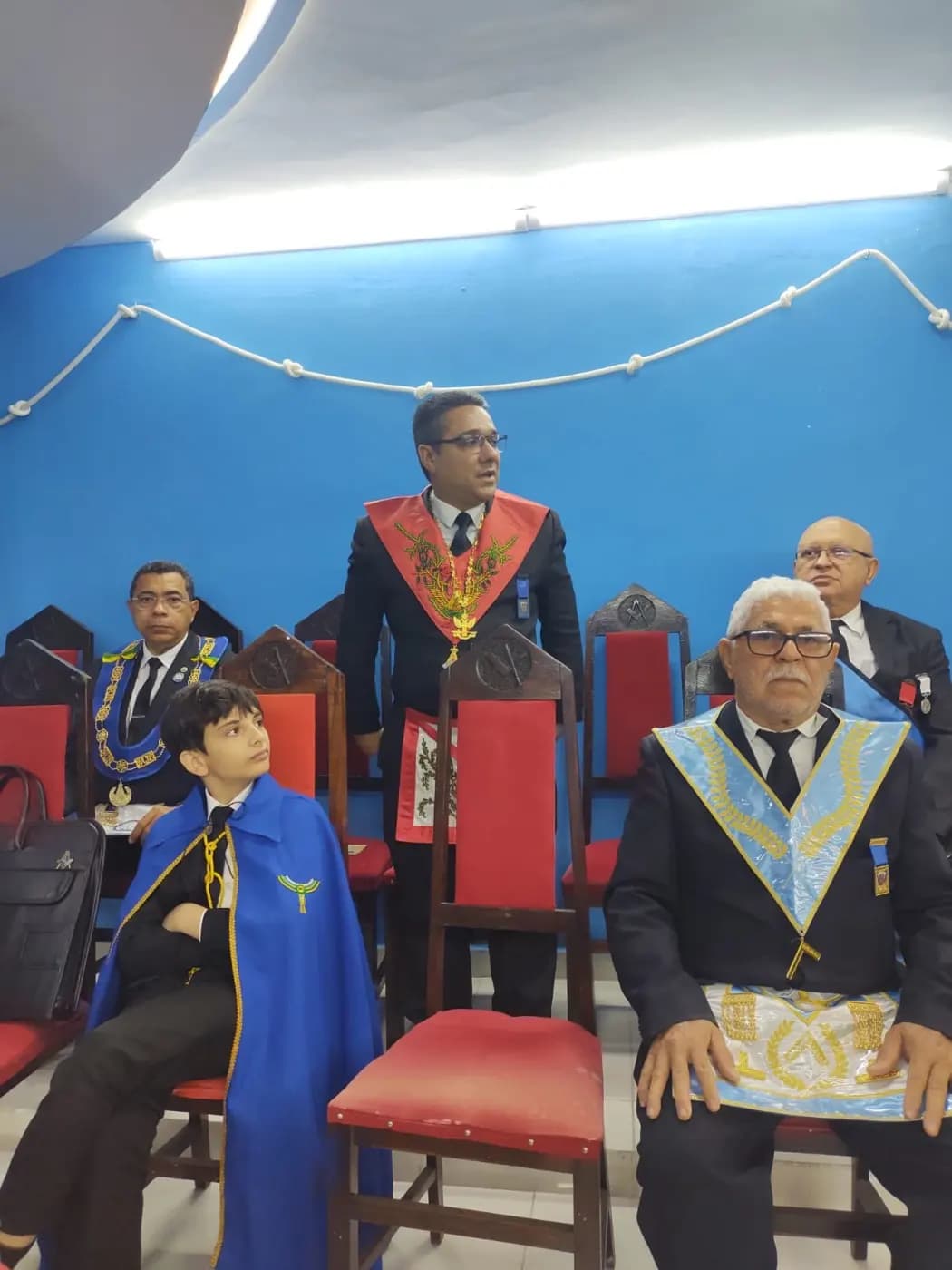 Registro fotográfico: SESSÃO MAGNA PÚBLICA ALUSIVA AO 119º ANO DE FUNDAÇÃO DA LOJA MAÇÔNICA EVOLUÇÃO SEGUNDA Nº 852, ORIENTE DE NATAL/RN.