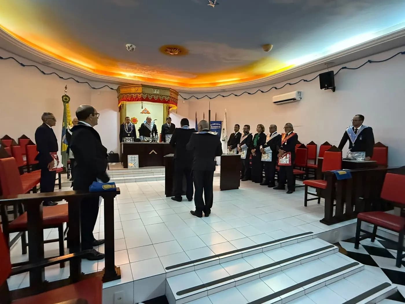 Registro fotográfico: SESSÃO MAGNA PÚBLICA EM CONJUNTO, EM HOMENAGEM À PROCLAMAÇÃO DA INDEPENDÊNCIA DO BRASIL, REALIZADA PELAS LOJAS MAÇÔNICAS JOÃO CECÍLIO DA COSTA N° 2.116, ORIENTE DE NATAL-RN, E SENADOR JOÃO CÂMARA Nº 3268, ORIENTE DE JOÃO CÂMARA-RN.
