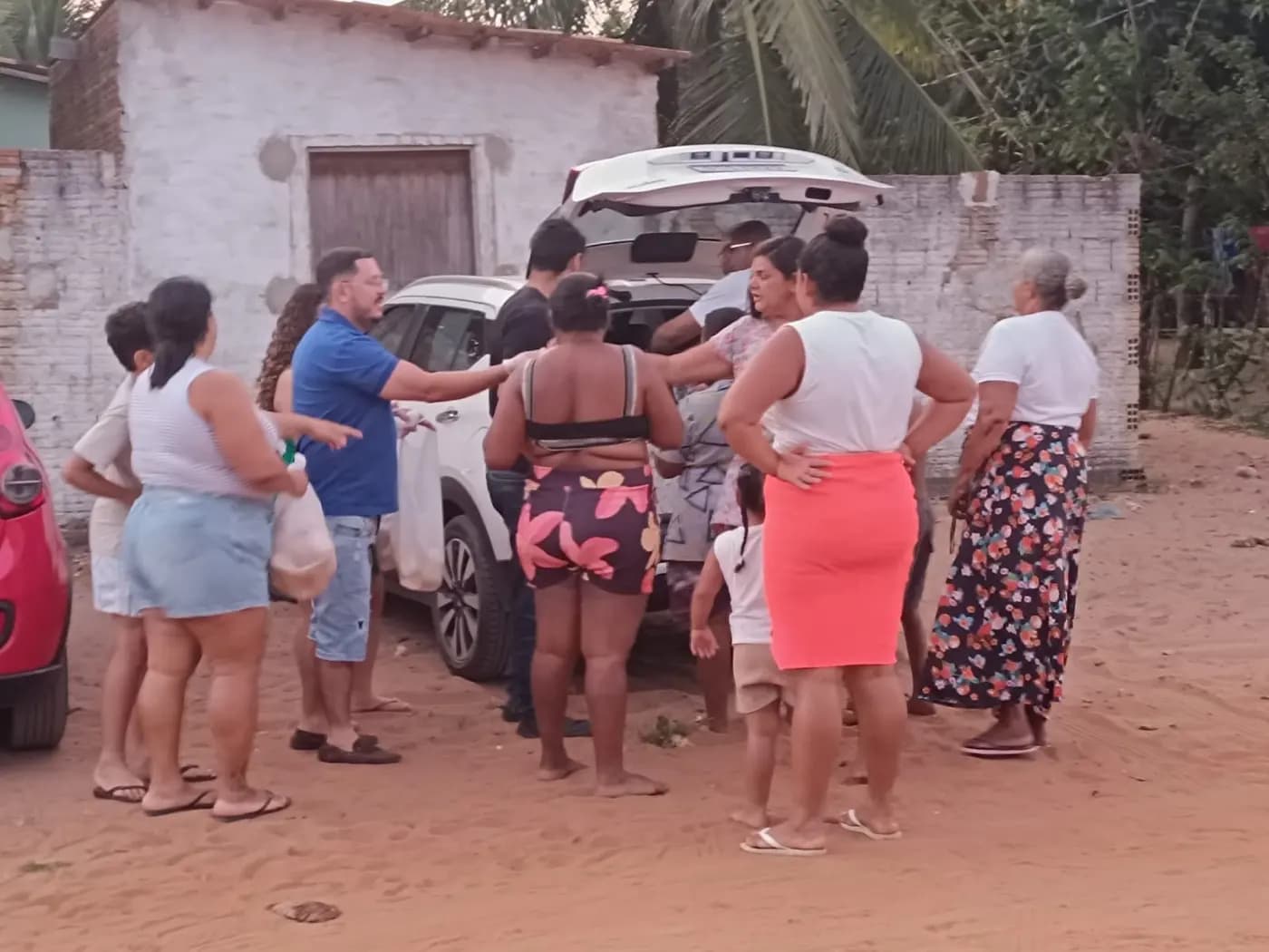 Registro fotográfico: AÇÃO FILANTRÓPICA REALIZADA PELA LOJA MAÇÔNICA PEDRO ALVES PINHEIRO Nº 3.918, ORIENTE DE EXTREMOZ-RN, EM CONJUNTO COM A FRATERNIDADE FEMININA CRUZEIRO DO SUL – FLOR DE LIZ, A ELA VINCULADA.