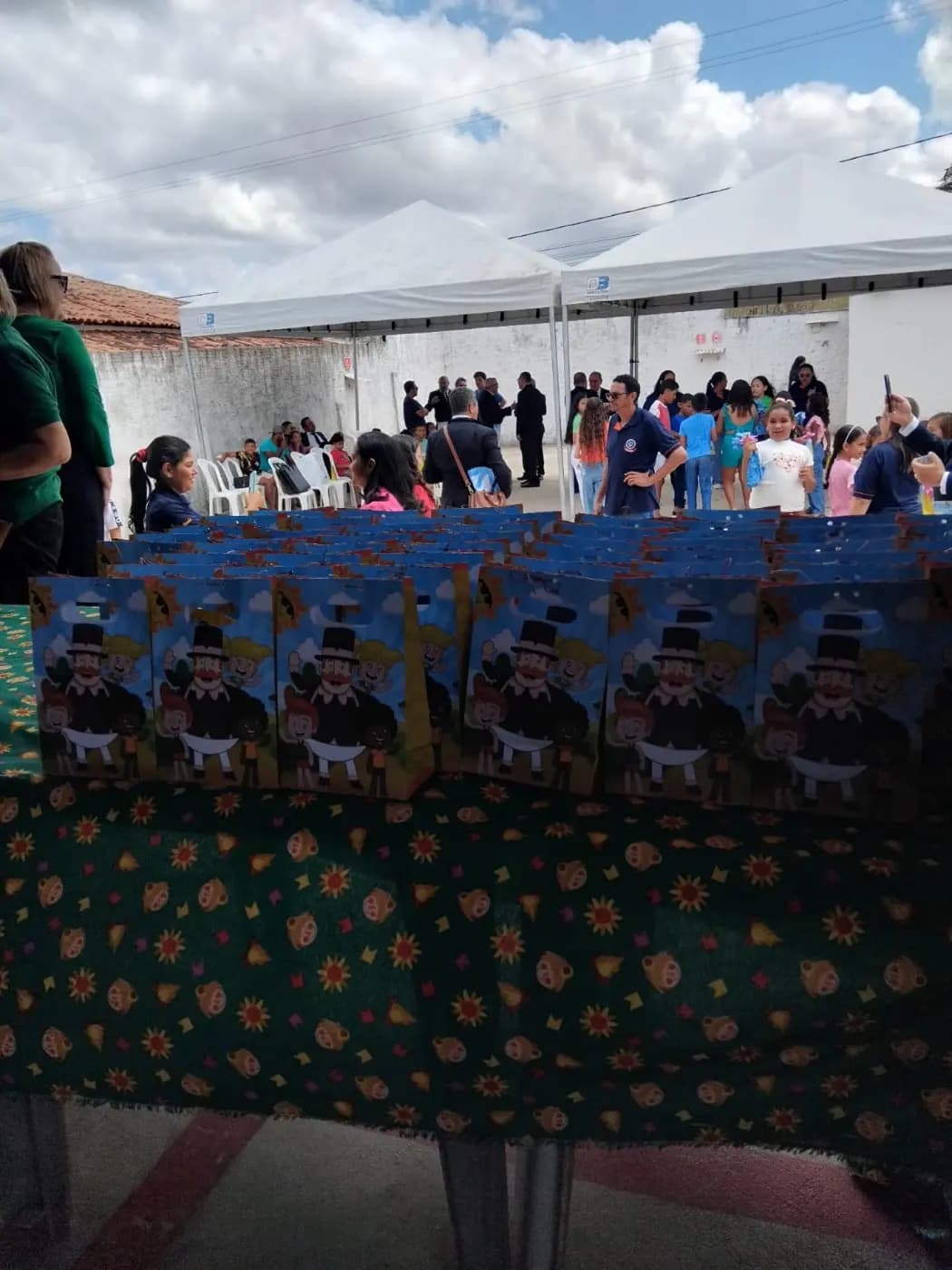 Registro fotográfico: AÇÃO FILANTRÓPICA REALIZADA PELA LOJA MAÇÔNICA SENADOR JOÃO CÂMARA Nº 3268, DO ORIENTE DE JOÃO CÂMARA-RN.