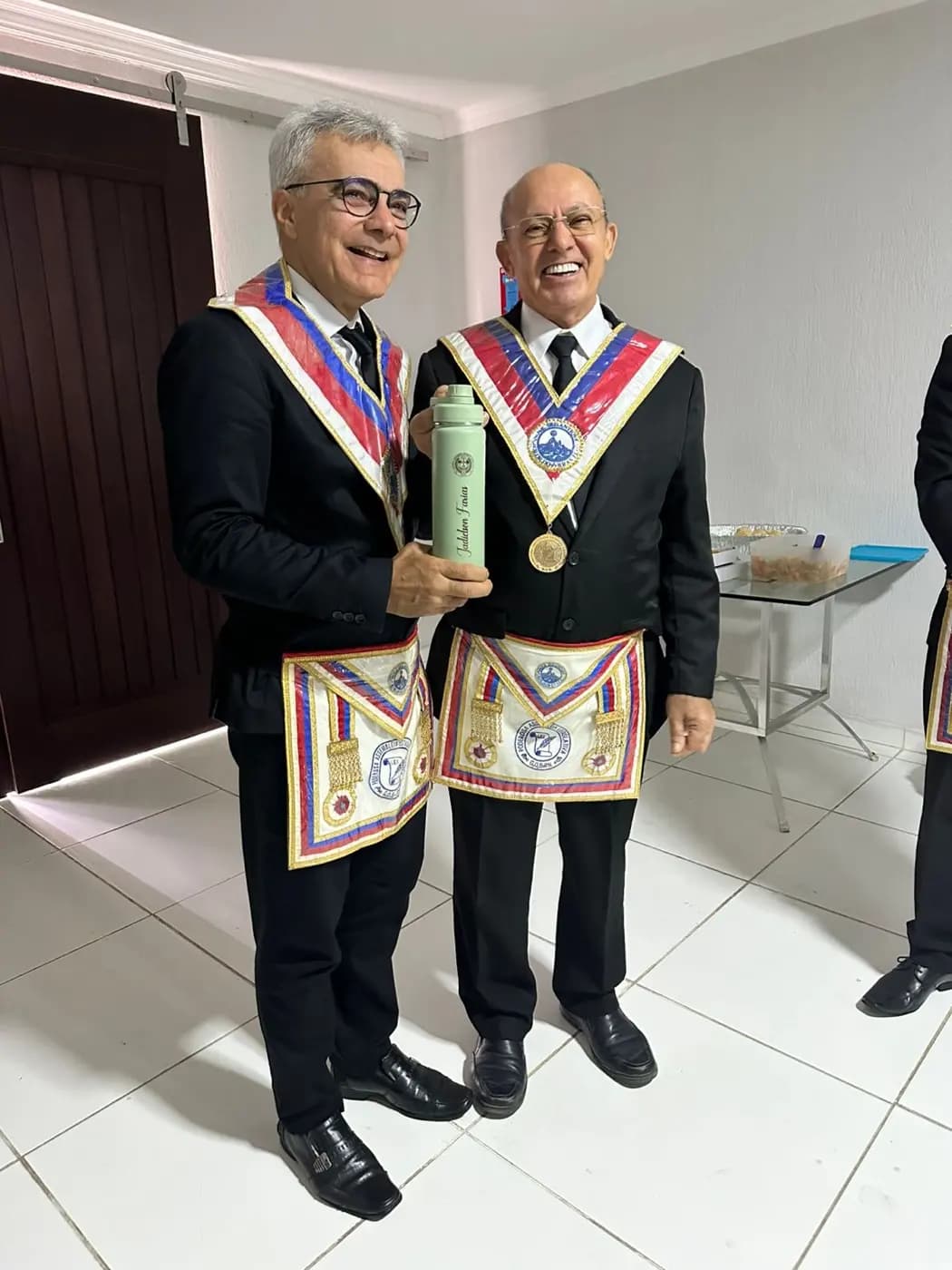 Registro fotográfico: PARTICIPAÇÃO DO GRÃO-MESTRE E DO GRÃO-MESTRE ADJUNTO DO GOB-RN NA PRIMEIRA REUNIÃO ORDINÁRIA DE 2025, DA PODERORA ASSEMBLEIA ESTADUAL LEGISLATIVA DO ESTADO DO RIO GRANDE DO NORTE (PAEL-RN).