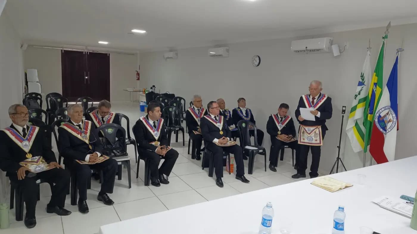 Registro fotográfico: PARTICIPAÇÃO DO GRÃO-MESTRE E DO GRÃO-MESTRE ADJUNTO DO GOB-RN NA PRIMEIRA REUNIÃO ORDINÁRIA DE 2025, DA PODERORA ASSEMBLEIA ESTADUAL LEGISLATIVA DO ESTADO DO RIO GRANDE DO NORTE (PAEL-RN).