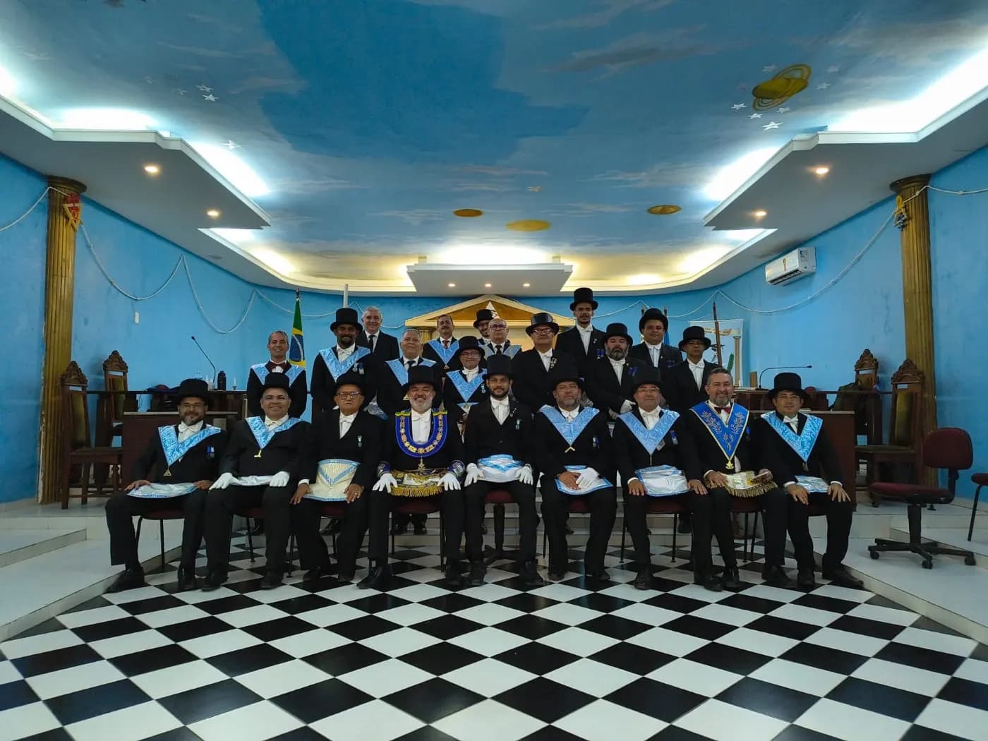 Registro fotográfico: SESSÃO MAGNA DE PROMOÇÃO AO GRAU DE COMPANHEIRO MAÇOM REALIZADA PELA LOJA MAÇÔNICA UNIVERSITÁRIA ESTRELA NATALENSE Nº 4.122, ORIENTE DE PARNAMIRIM/RN – RITO SCHRÖDER.
