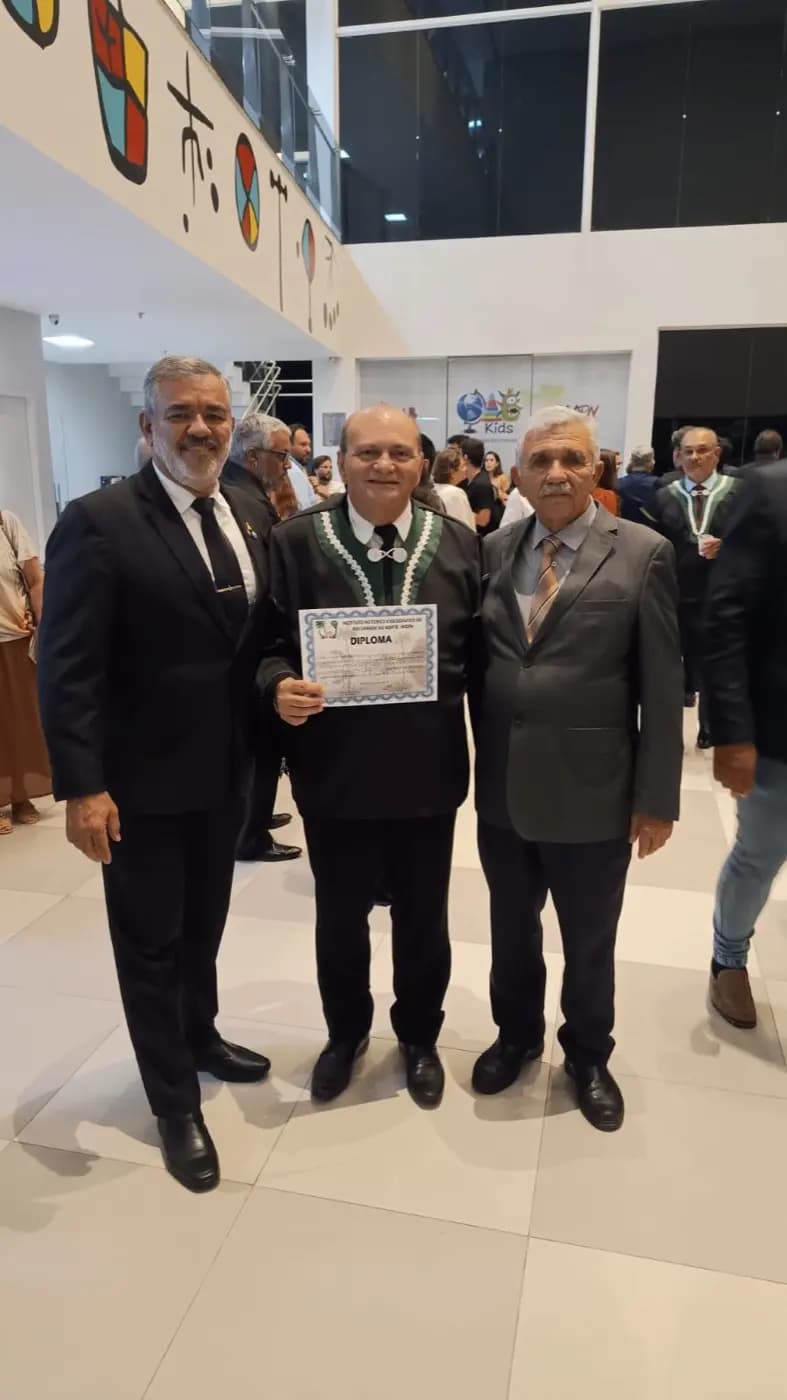 Registro fotográfico: INSTITUTO HISTÓRICO E GEOGRÁFICO DO RN EMPOSSA IRMÃO MAÇOM DO GOB-RN COMO SÓCIO EFETIVO