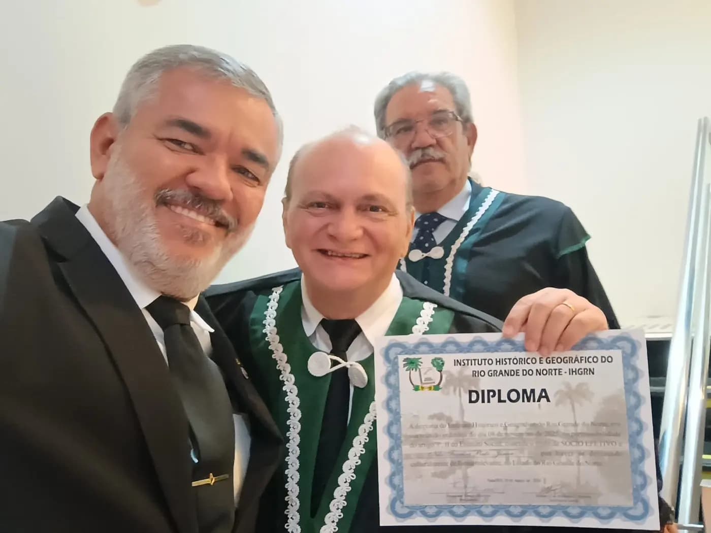 Registro fotográfico: INSTITUTO HISTÓRICO E GEOGRÁFICO DO RN EMPOSSA IRMÃO MAÇOM DO GOB-RN COMO SÓCIO EFETIVO