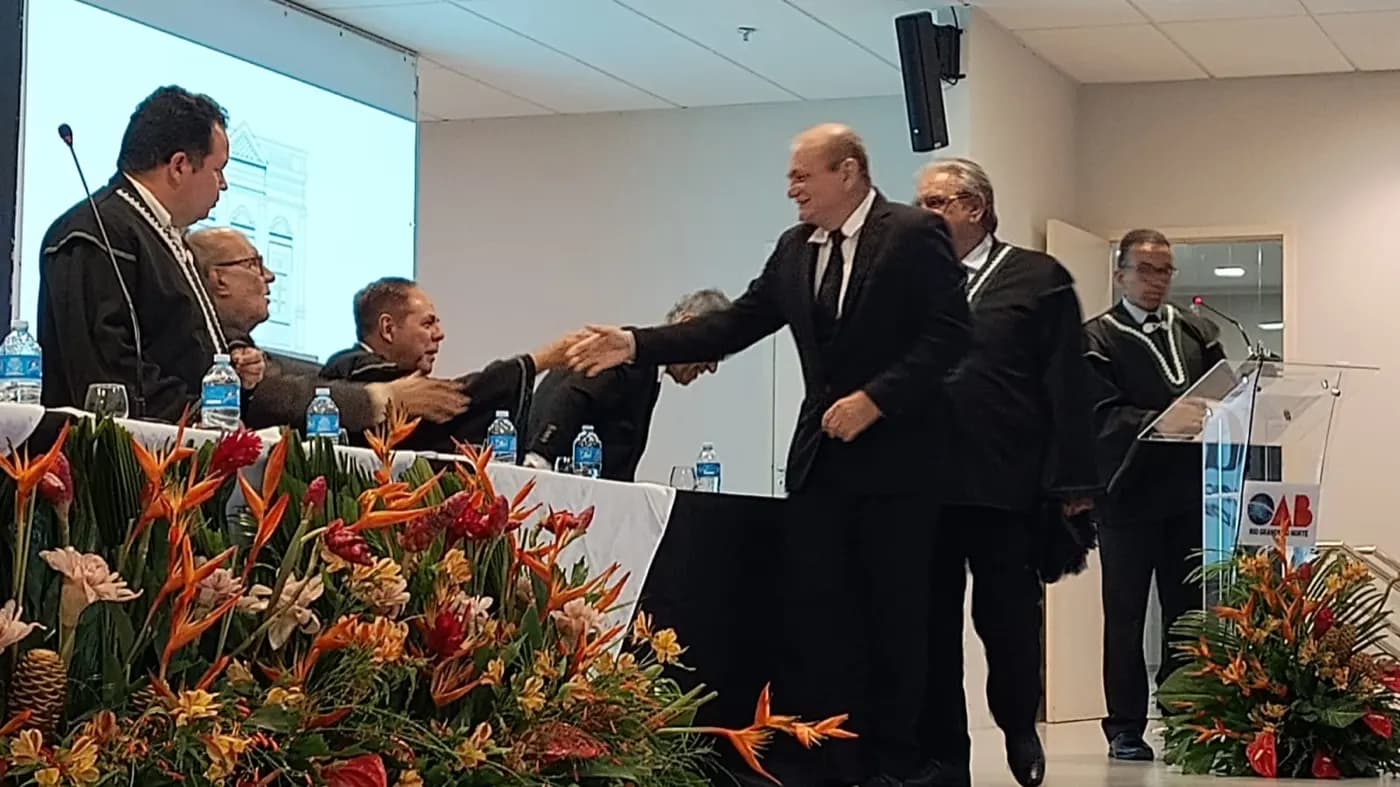 Registro fotográfico: INSTITUTO HISTÓRICO E GEOGRÁFICO DO RN EMPOSSA IRMÃO MAÇOM DO GOB-RN COMO SÓCIO EFETIVO