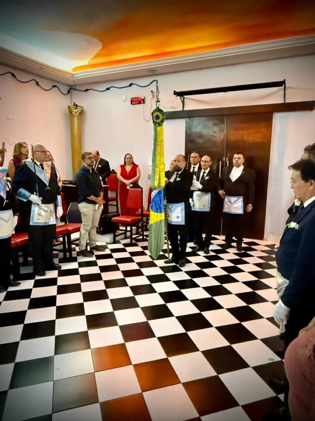 Registro fotográfico: CERIMÔNIA DE EXALTAÇÃO MATRIMONIAL DE BODAS DE OURO, REALIZADA NA LOJA MAÇÔNICA 21 DE MARÇO Nº 152, ORIENTE DE NATAL-RN.