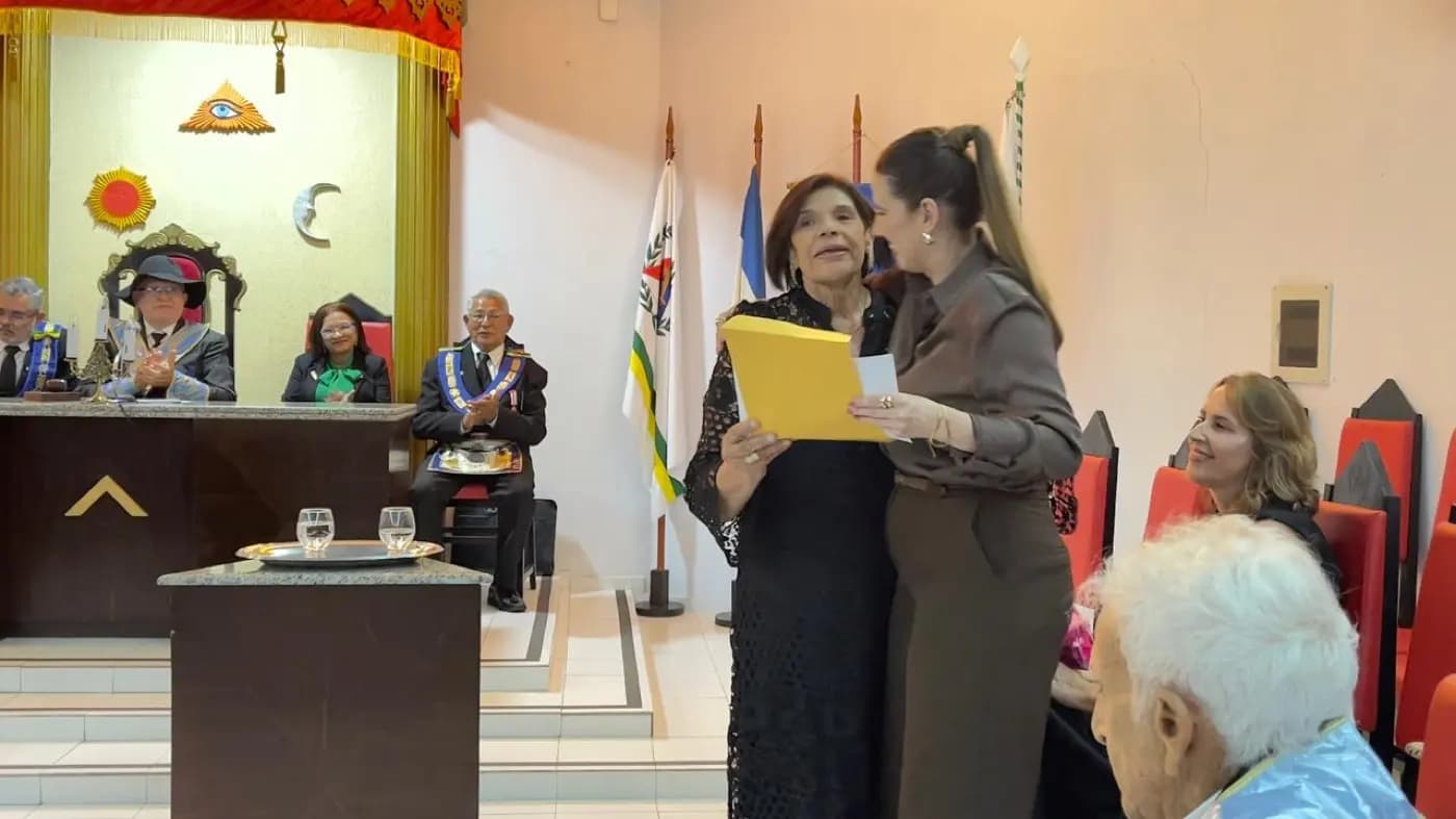 Registro fotográfico: SESSÃO MAGNA PÚBLICA COMEMORATIVA AO 45º ANO DE FUNDAÇÃO DA LOJA MAÇÔNICA JOÃO CECÍLIO DA COSTA, Nº 2.116, ORIENTE DE NATAL/RN.