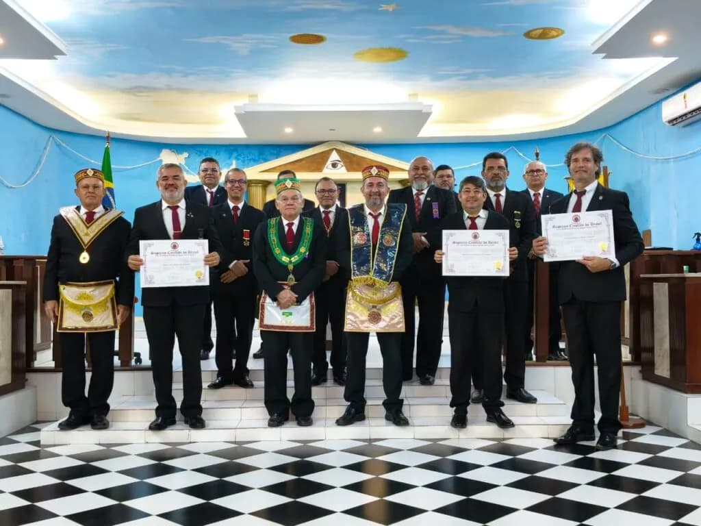Registro fotográfico: PODEROSO GRANDE CONSELHO KADOSCH FILOSÓFICO UNIÃO NATALENSE N° 141, DA 1ª DELEGACIA LITÚRGICA DO RITO BRASILEIRO – SESSÃO DE INICIAÇÃO NO GRAU 29.