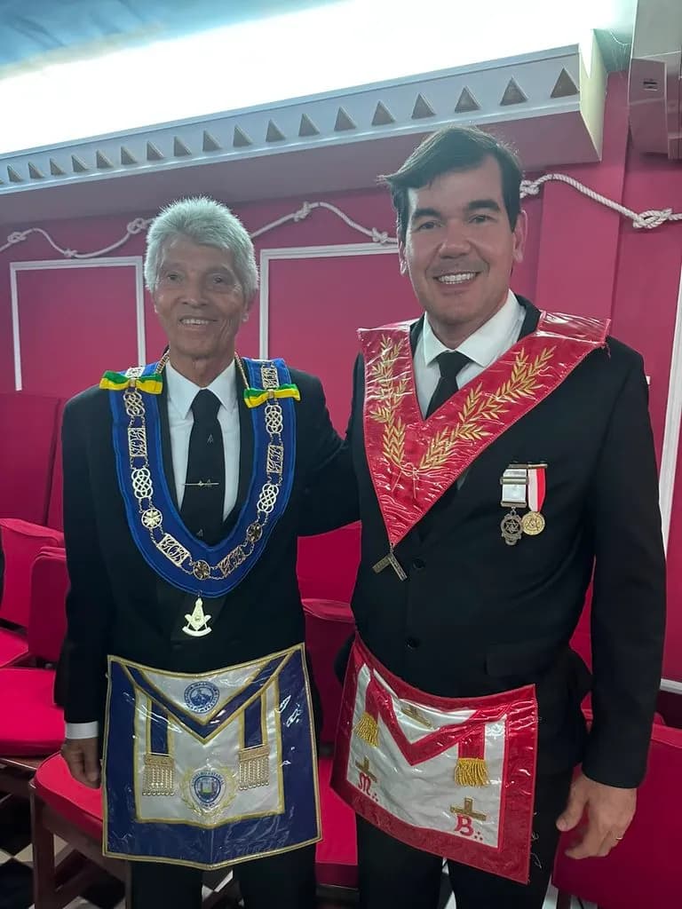 Registro fotográfico: CONCESSÃO DA MEDALHA HEGÉSIPPO REIS DE OLIVEIRA A OBREIRO DO GOB-RN.