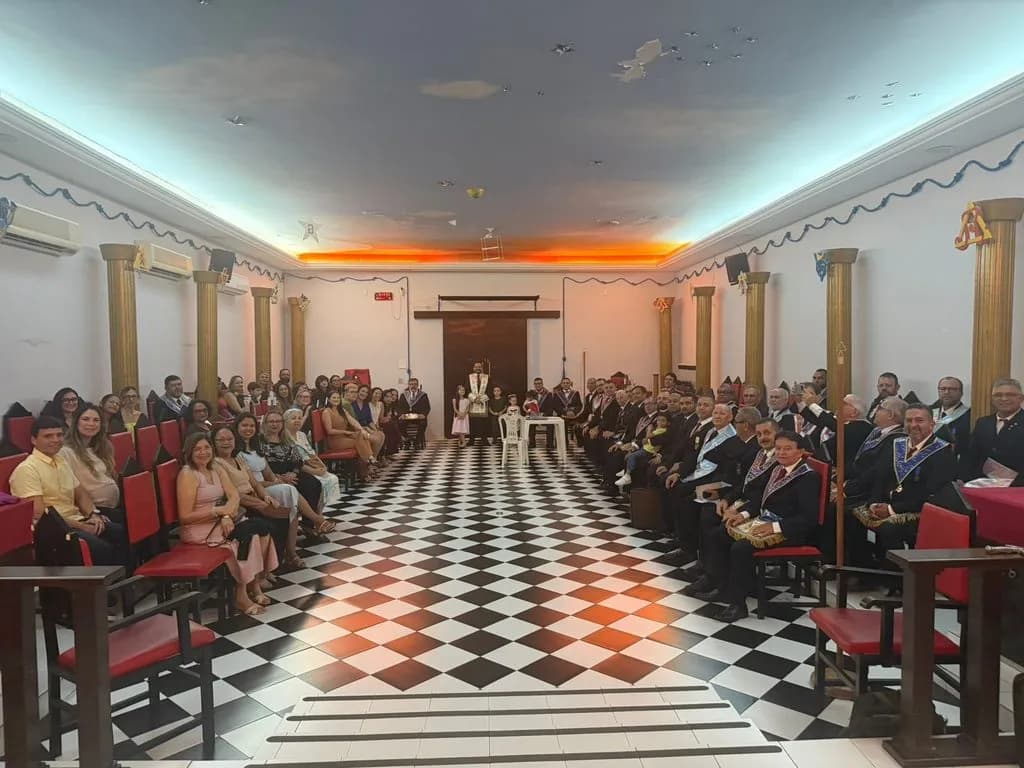 Registro fotográfico: LOJA MAÇÔNICA UNIVERSITÁRIA MÁRIO VILAR DE MELO Nº 4.085, ORIENTE DE NATAL/RN – SESSÃO MAGNA DE ELEVAÇÃO E ATO EM HOMENAGEM AO ANIVERSÁRIO DA LOJA E AO DIA DOS PAIS.