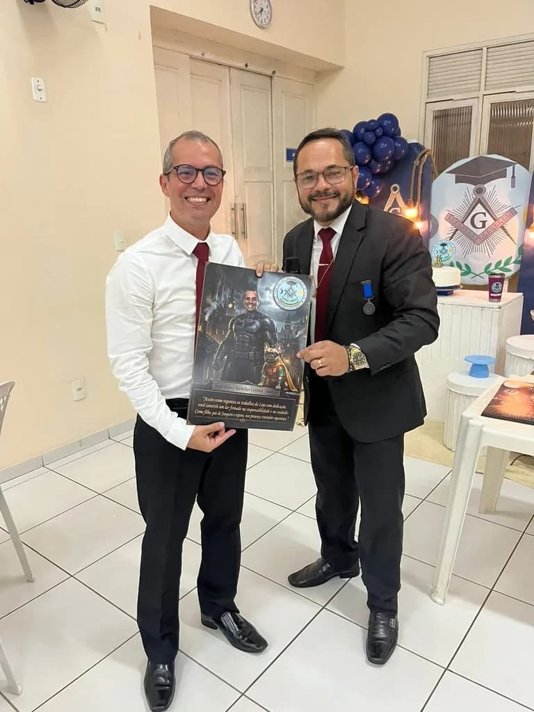 Registro fotográfico: LOJA MAÇÔNICA UNIVERSITÁRIA MÁRIO VILAR DE MELO Nº 4.085, ORIENTE DE NATAL/RN – SESSÃO MAGNA DE ELEVAÇÃO E ATO EM HOMENAGEM AO ANIVERSÁRIO DA LOJA E AO DIA DOS PAIS.