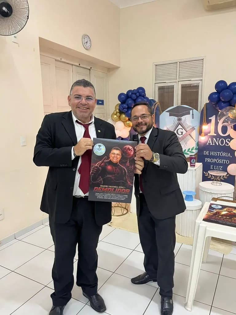 Registro fotográfico: LOJA MAÇÔNICA UNIVERSITÁRIA MÁRIO VILAR DE MELO Nº 4.085, ORIENTE DE NATAL/RN – SESSÃO MAGNA DE ELEVAÇÃO E ATO EM HOMENAGEM AO ANIVERSÁRIO DA LOJA E AO DIA DOS PAIS.