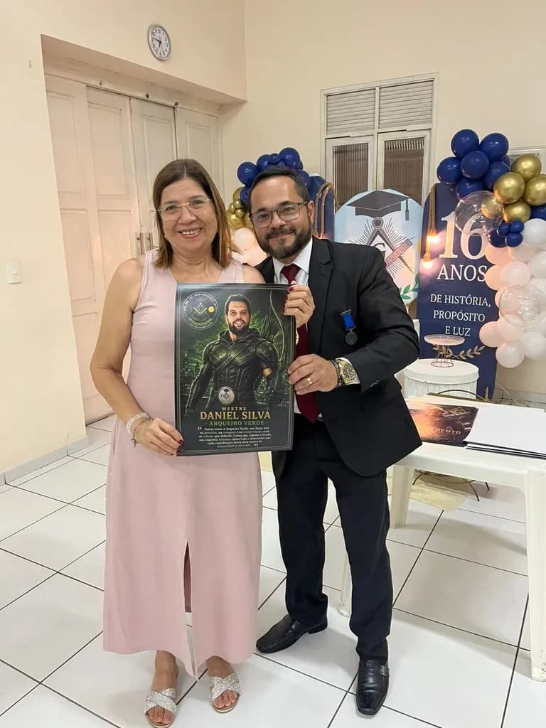 Registro fotográfico: LOJA MAÇÔNICA UNIVERSITÁRIA MÁRIO VILAR DE MELO Nº 4.085, ORIENTE DE NATAL/RN – SESSÃO MAGNA DE ELEVAÇÃO E ATO EM HOMENAGEM AO ANIVERSÁRIO DA LOJA E AO DIA DOS PAIS.