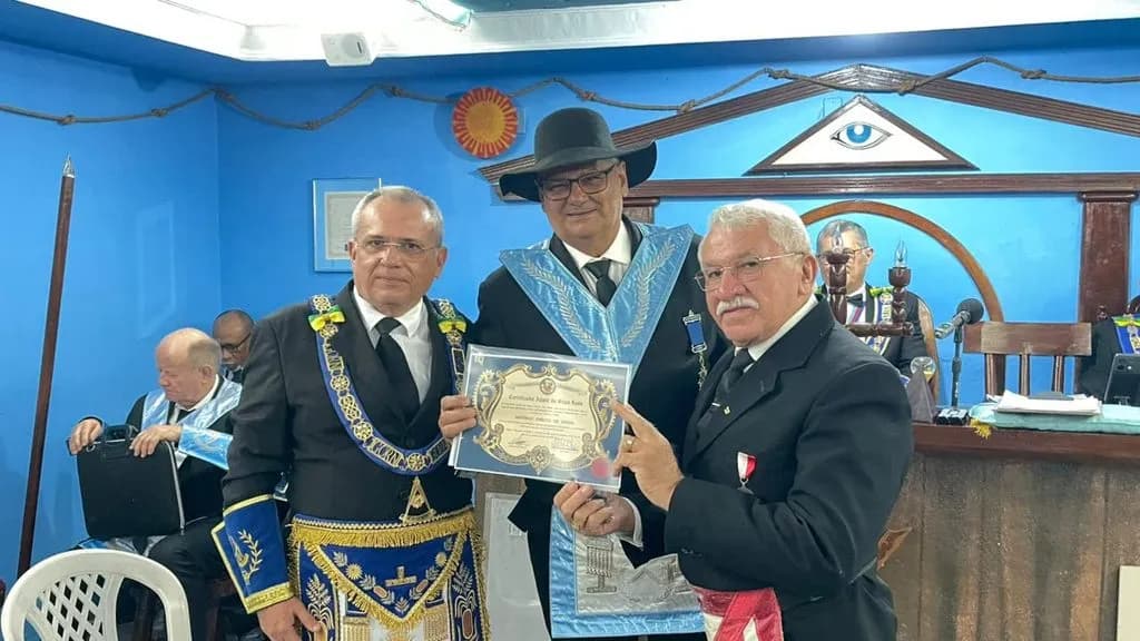 Registro fotográfico: PARTICIPAÇÃO DO GRÃO-MESTRE DO GOB-RN NA SESSÃO MAGNA PÚBLICA COMEMORATIVA REALIZADA PELA LOJA MAÇÔNICA SÃO JOSÉ Nº 17, ORIENTE DE SÃO JOSÉ DO MIPIBU/RN (GLERN).