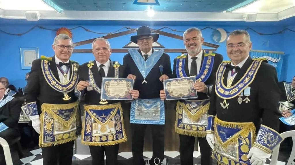 Registro fotográfico: PARTICIPAÇÃO DO GRÃO-MESTRE DO GOB-RN NA SESSÃO MAGNA PÚBLICA COMEMORATIVA REALIZADA PELA LOJA MAÇÔNICA SÃO JOSÉ Nº 17, ORIENTE DE SÃO JOSÉ DO MIPIBU/RN (GLERN).