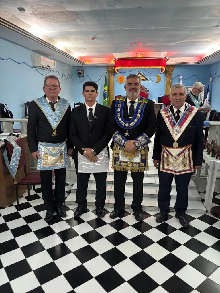 Registro fotográfico: LOJA MAÇÔNICA TRAMPOLIM DA VITÓRIA Nº 1606, ORIENTE DE NATAL/RN – SESSÃO ORDINÁRIA DE INSTRUÇÃO, NO GRAU DE APRENDIZ MAÇOM.