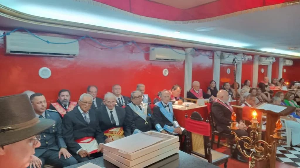 Registro fotográfico: PARTICIPAÇÃO DO GRÃO-MESTRE DO GOB-RN NA SESSÃO MAGNA PÚBLICA EM HOMENAGEM AO 73º ANIVERSÁRIO DA LOJA MAÇÔNICA PADRE MIGUELINHO Nº 03, ORIENTE DE NATAL/RN (GORN).