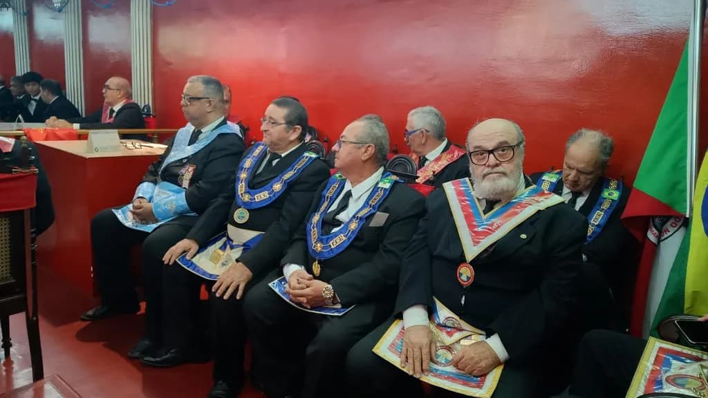 Registro fotográfico: PARTICIPAÇÃO DO GRÃO-MESTRE DO GOB-RN NA SESSÃO MAGNA PÚBLICA EM HOMENAGEM AO 73º ANIVERSÁRIO DA LOJA MAÇÔNICA PADRE MIGUELINHO Nº 03, ORIENTE DE NATAL/RN (GORN).