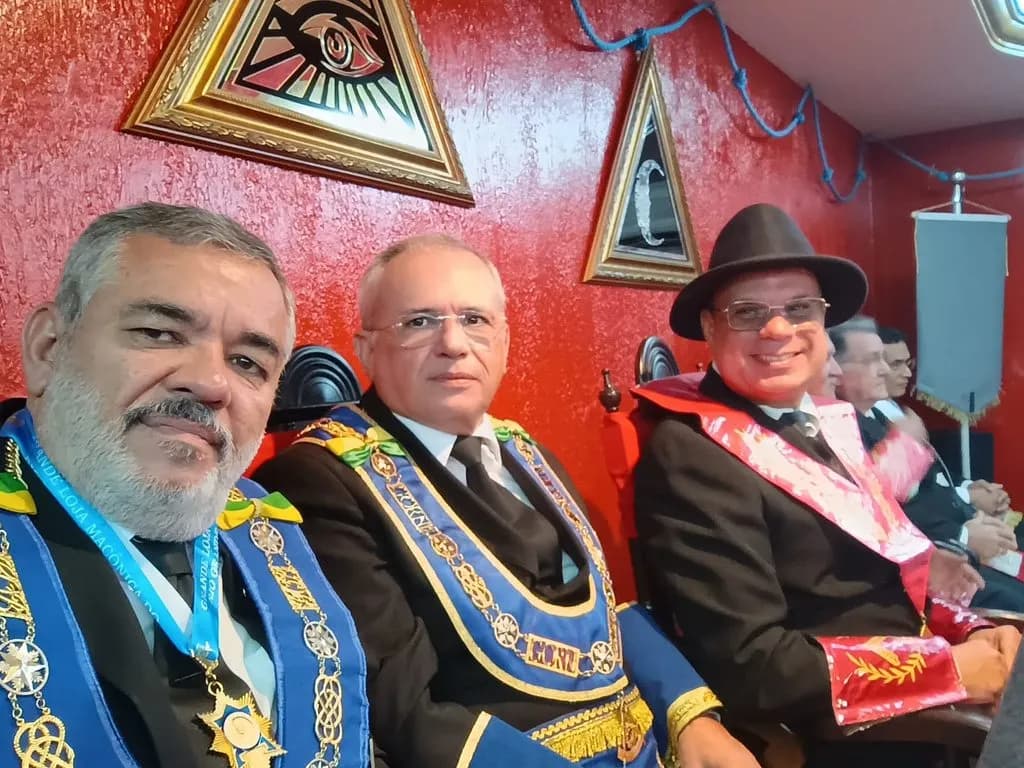 Registro fotográfico: PARTICIPAÇÃO DO GRÃO-MESTRE DO GOB-RN NA SESSÃO MAGNA PÚBLICA EM HOMENAGEM AO 73º ANIVERSÁRIO DA LOJA MAÇÔNICA PADRE MIGUELINHO Nº 03, ORIENTE DE NATAL/RN (GORN).