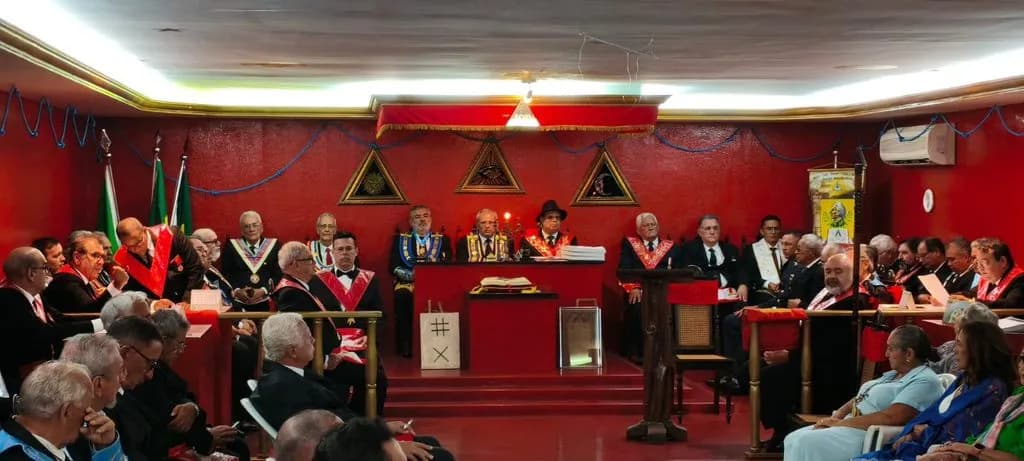 Registro fotográfico: PARTICIPAÇÃO DO GRÃO-MESTRE DO GOB-RN NA SESSÃO MAGNA PÚBLICA EM HOMENAGEM AO 73º ANIVERSÁRIO DA LOJA MAÇÔNICA PADRE MIGUELINHO Nº 03, ORIENTE DE NATAL/RN (GORN).