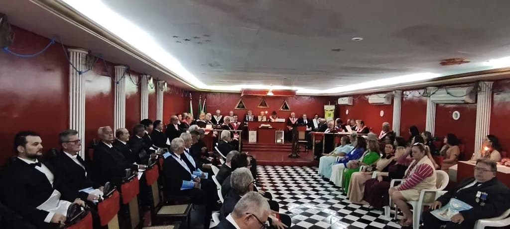 Registro fotográfico: PARTICIPAÇÃO DO GRÃO-MESTRE DO GOB-RN NA SESSÃO MAGNA PÚBLICA EM HOMENAGEM AO 73º ANIVERSÁRIO DA LOJA MAÇÔNICA PADRE MIGUELINHO Nº 03, ORIENTE DE NATAL/RN (GORN).