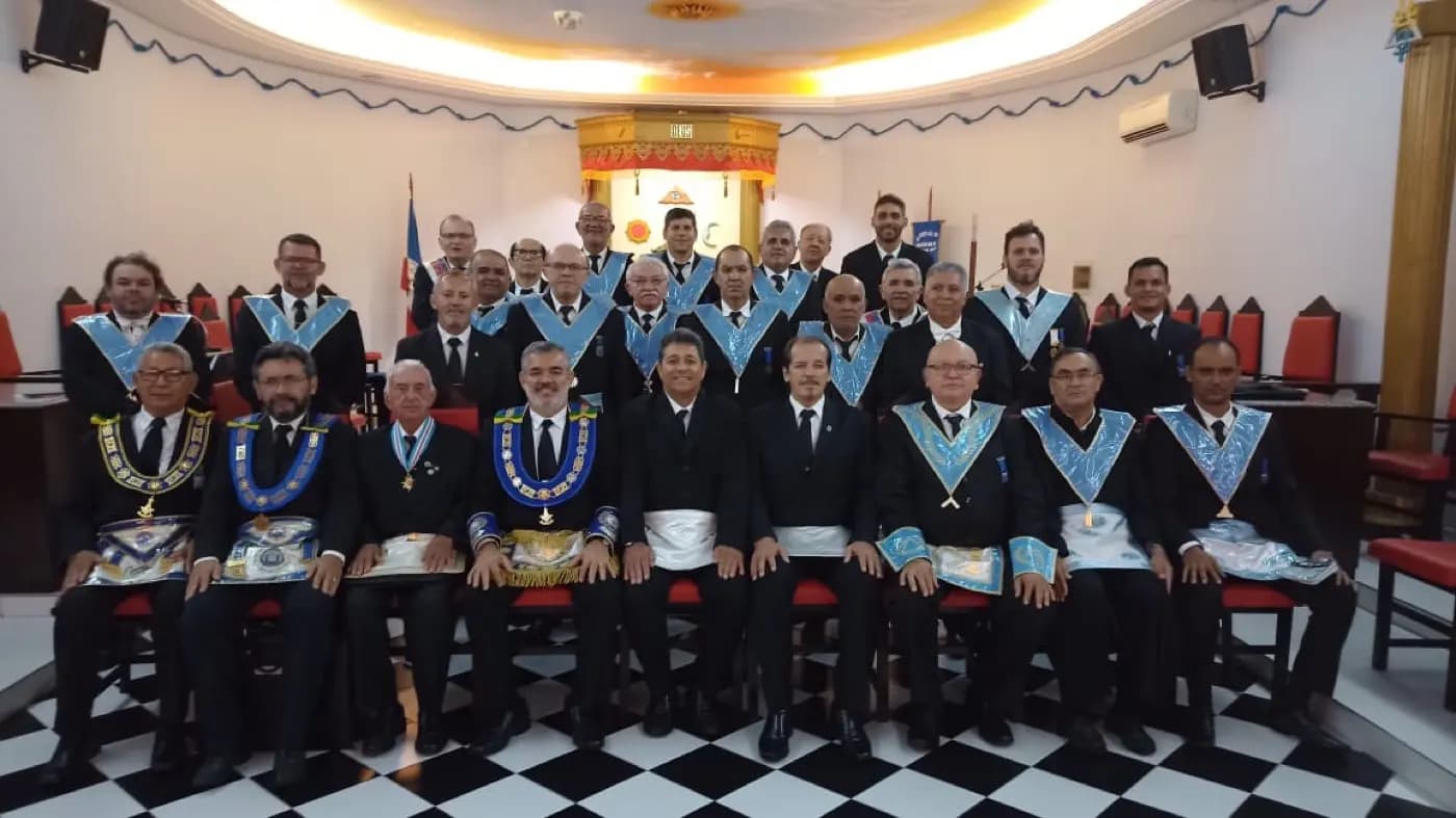 Registro fotográfico: SESSÃO MAGNA DE ELEVAÇÃO NA ARLS JOÃO CECÍLIO DA COSTA, Nº 2116, ORIENTE DE NATAL/RN.