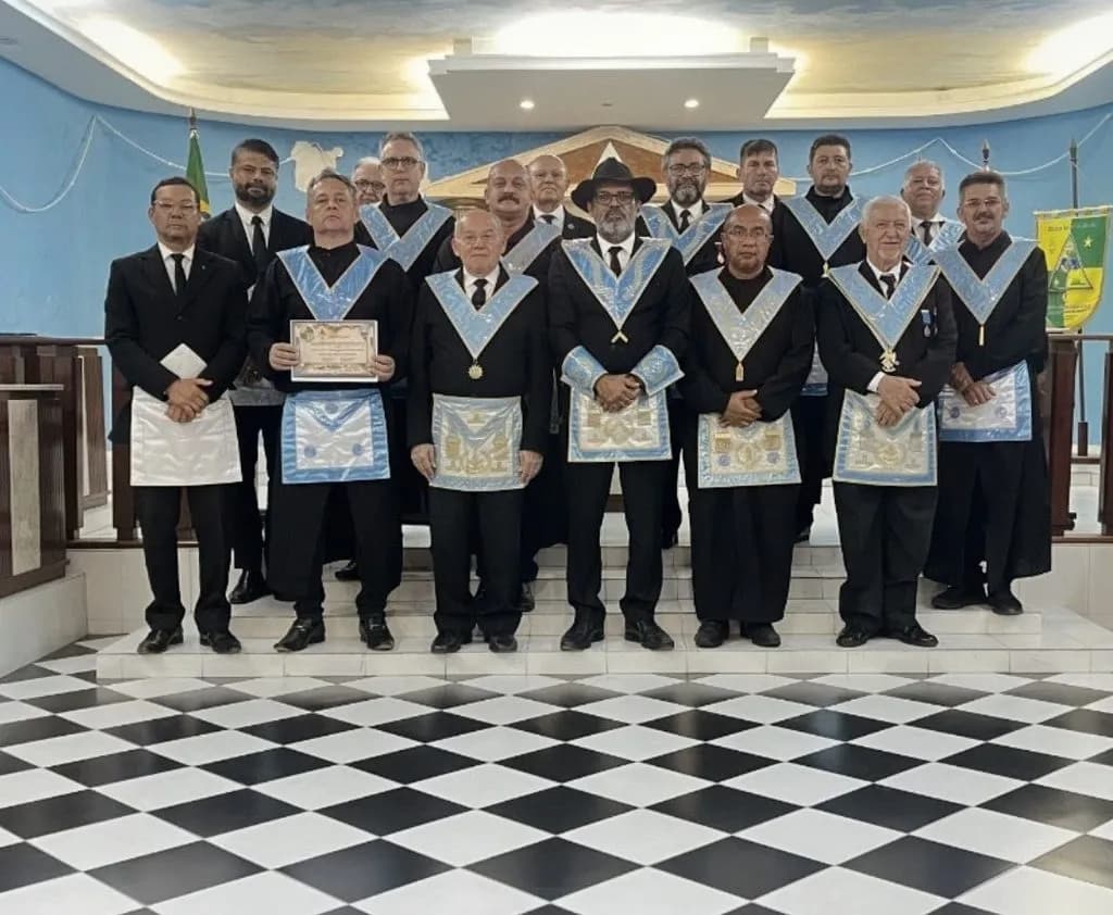 Registro fotográfico: LOJA MAÇÔNICA MONTEIRO LOBATO N° 4.162, ORIENTE DE PARNAMIRIM/RN – SESSÃO ORDINÁRIA DE INSTRUÇÃO, NO GRAU DE APRENDIZ MAÇOM.