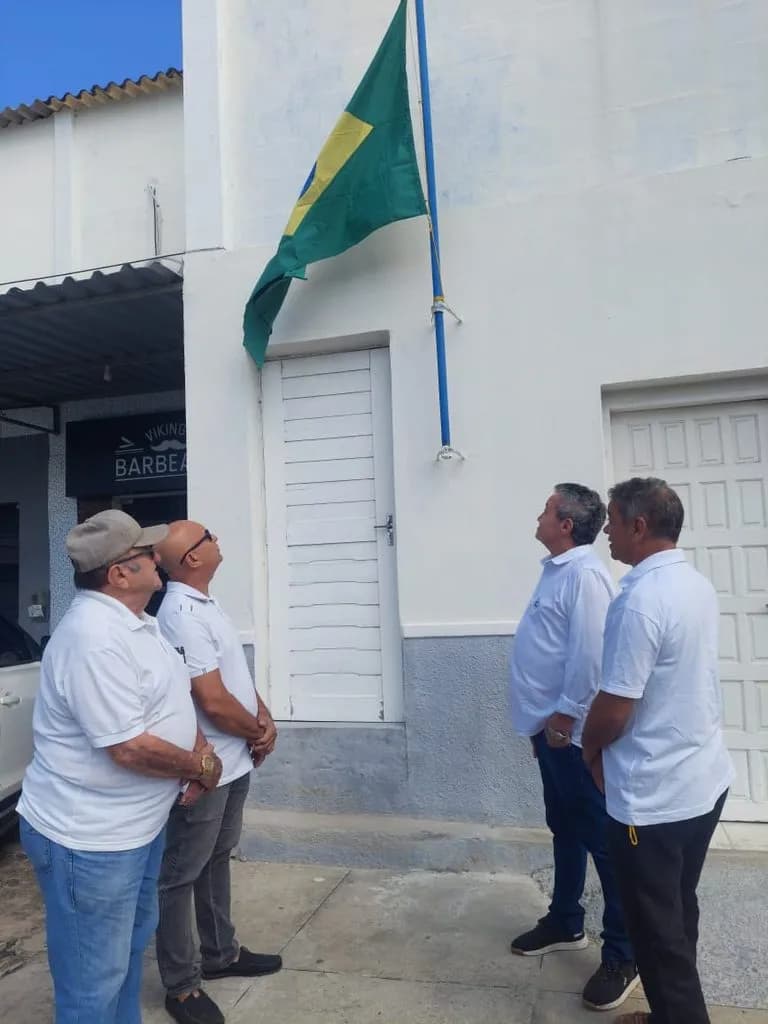 Registro fotográfico: LOJA MAÇÔNICA FRATERNIDADE E JUSTIÇA III N° 1.757, ORIENTE DE CURRAIS NOVOS/RN – HASTEAMENTO SOLENE DO PAVILHÃO NACIONAL EM HOMENAGEM AO DIA DA INDEPENDÊNCIA DO BRASIL.