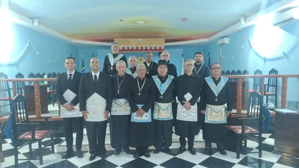 Registro fotográfico: LOJA MAÇÔNICA 21 DE ABRIL Nº 1864, ORIENTE DE PARNAMIRIML/RN – SESSÃO ORDINÁRIA DE INSTRUÇÃO NO GRAU DE APRENDIZ MAÇOM.